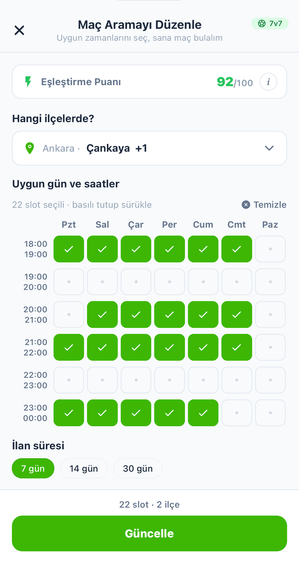 HalıSaha+ uygulaması — maç arama ekranı: ilçe seçimi, gün ve saat ızgarası, eşleştirme puanı