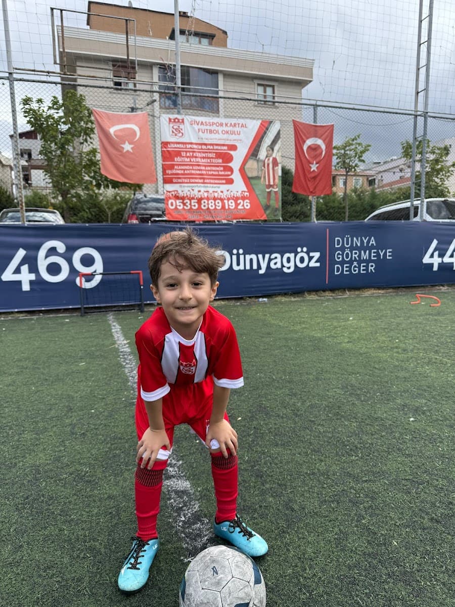 Kartal Oksijen Halı Saha 4